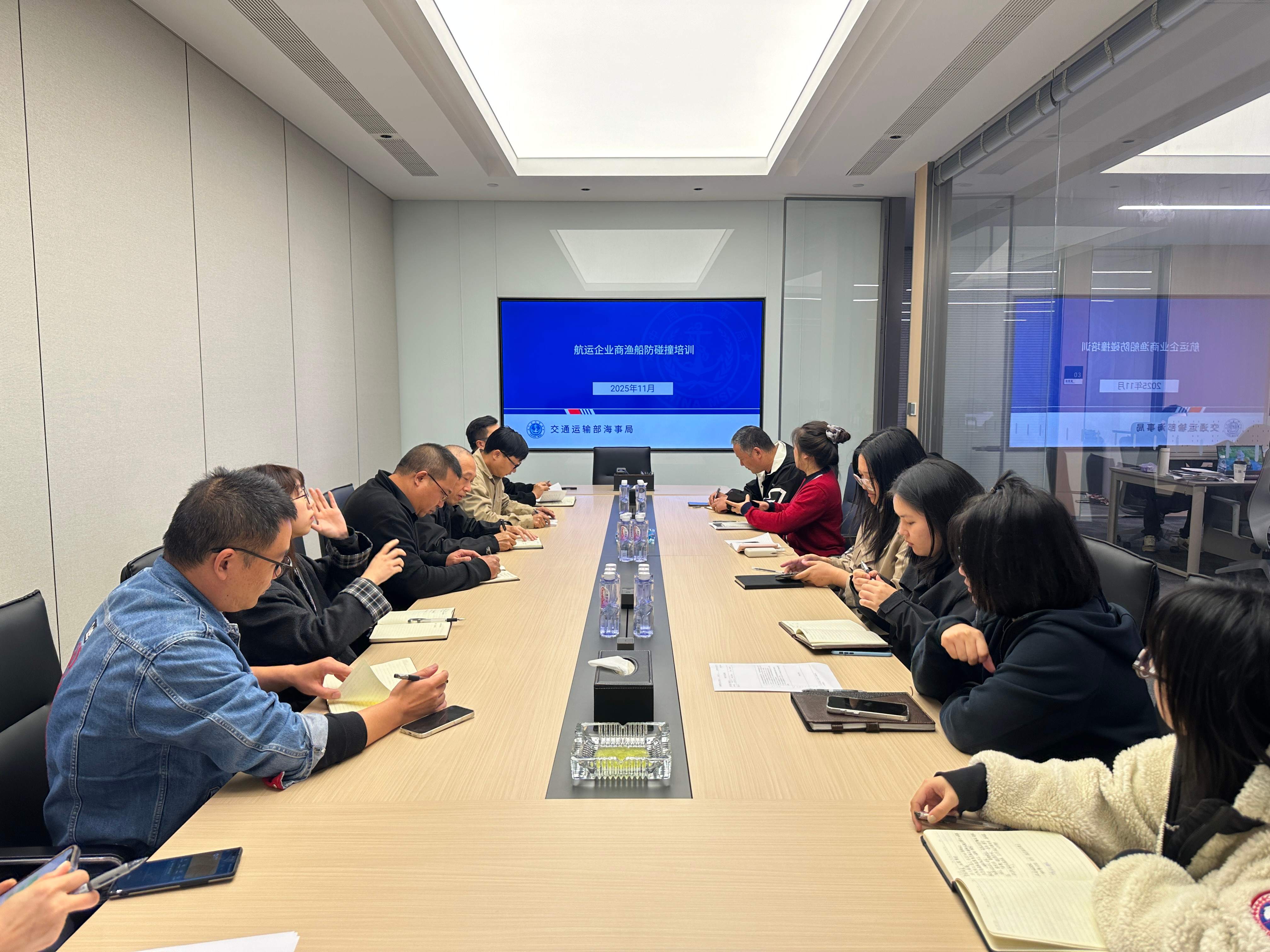 芮航海运组织开展防范商渔船碰撞专题培训